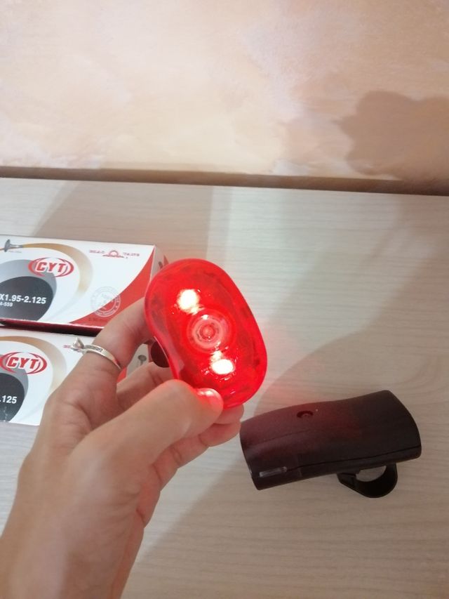 Set ricambio bici due camere d'aria, faro, luce