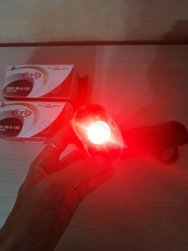 Set ricambio bici due camere d'aria, faro, luce