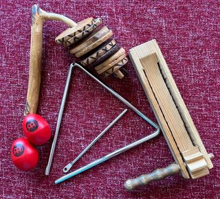 KIT 2 - Matraca + Triángulo + Rakatak + Shakers