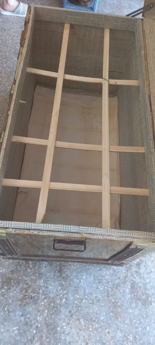 BAÚL ANTIGUO EN MUY BUEN ESTADO