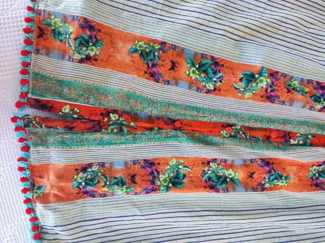 Vestido largo. Talla única. Bordados con abalorios