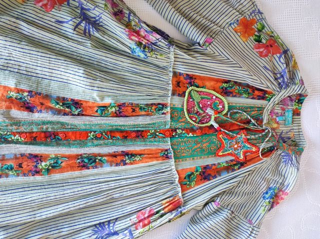 Vestido largo. Talla única. Bordados con abalorios