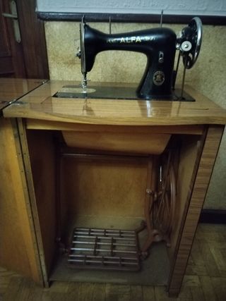Maquina de coser Alfa