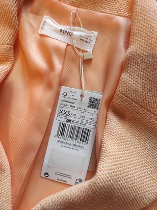 Conjunto chaqueta y falda mango