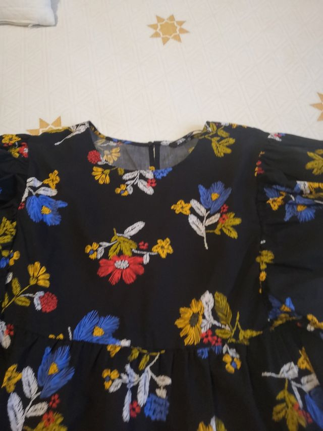 Vestido negro flores zara