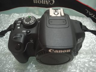 Réflex Digital CANON EOS 700D+Objetivo EF-S 18-55