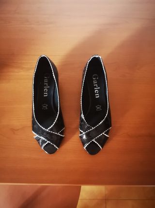 Zapatos de charol de mujer