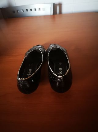 Zapatos de charol de mujer