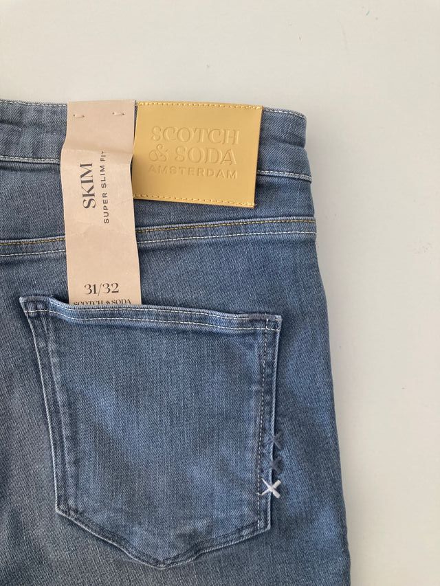 Scotch & Soda. Pantalón vaquero gris. W31 L32