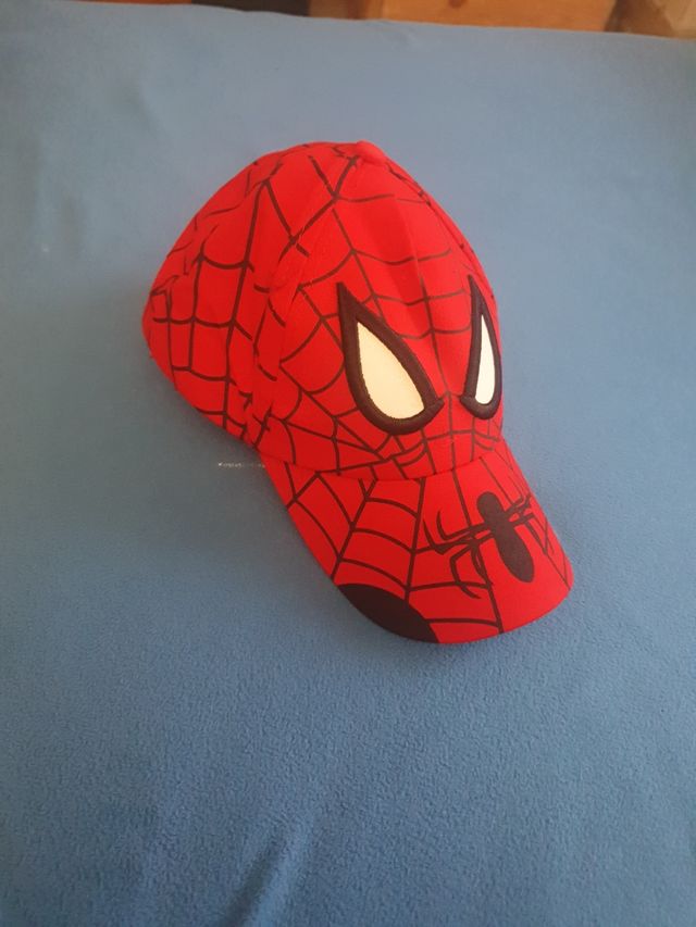 gorra de spiderman