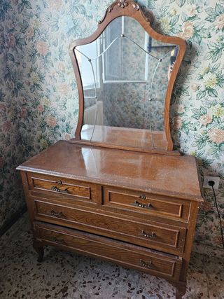Comoda antigua