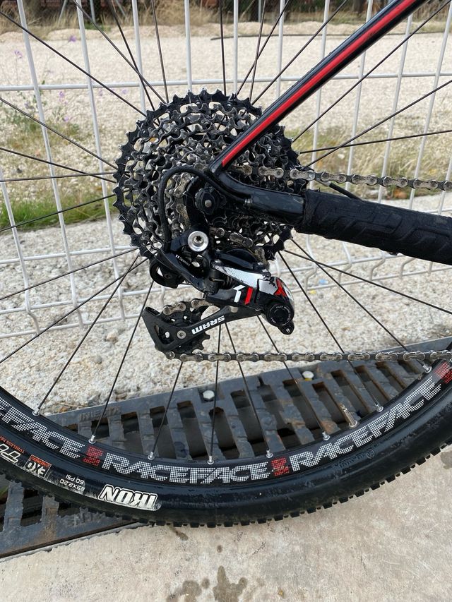 Bicicleta de montaña de carbono ghost