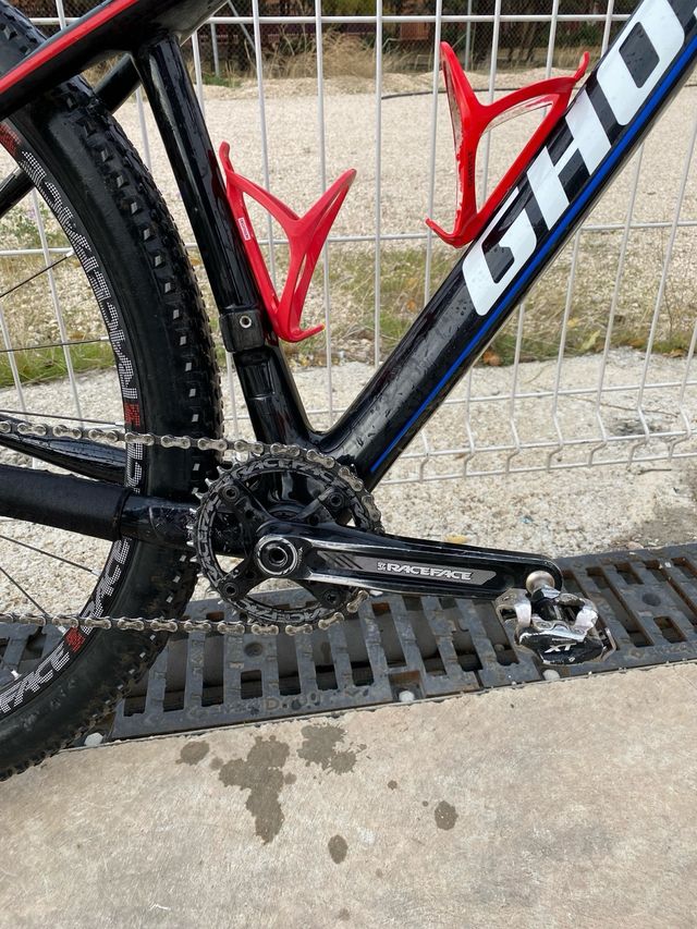 Bicicleta de montaña de carbono ghost