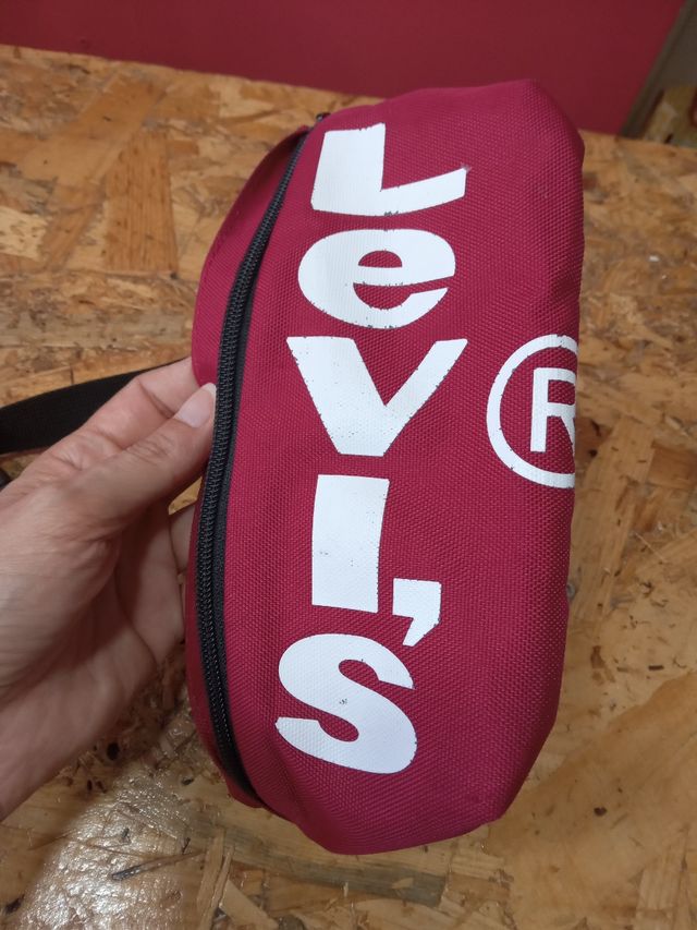 Riñonera Levi's