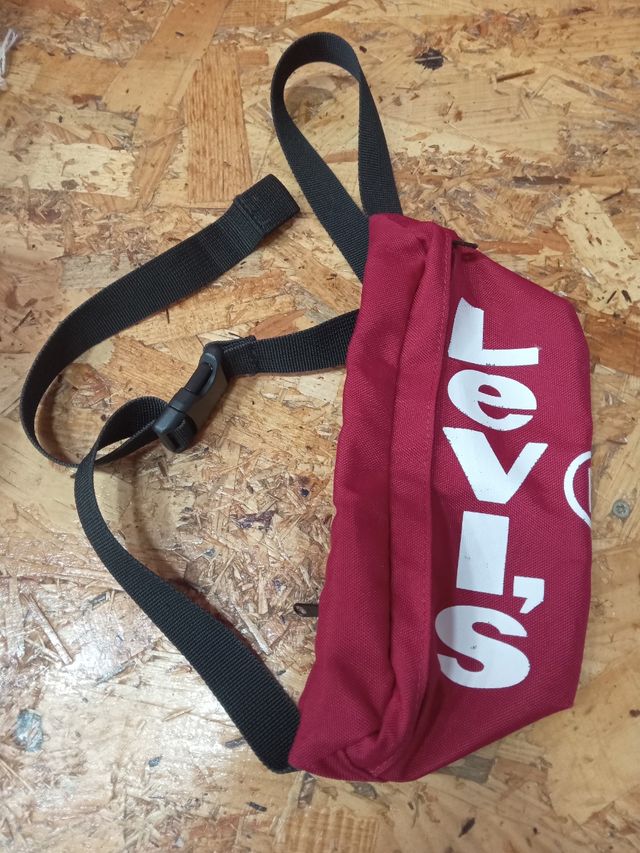 Riñonera Levi's