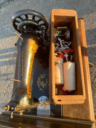 Maquina de coser antigua Singer