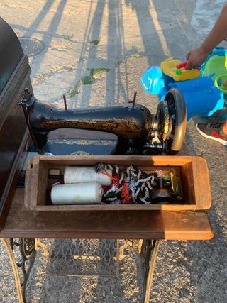 Maquina de coser antigua Singer