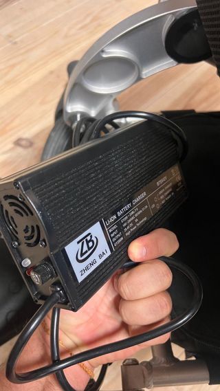 Silla de ruedas eléctrica plegable