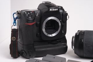 Nikon D300 + Objetivo Tamron SP 17-50 mm F/2.8