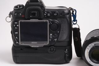 Nikon D300 + Objetivo Tamron SP 17-50 mm F/2.8