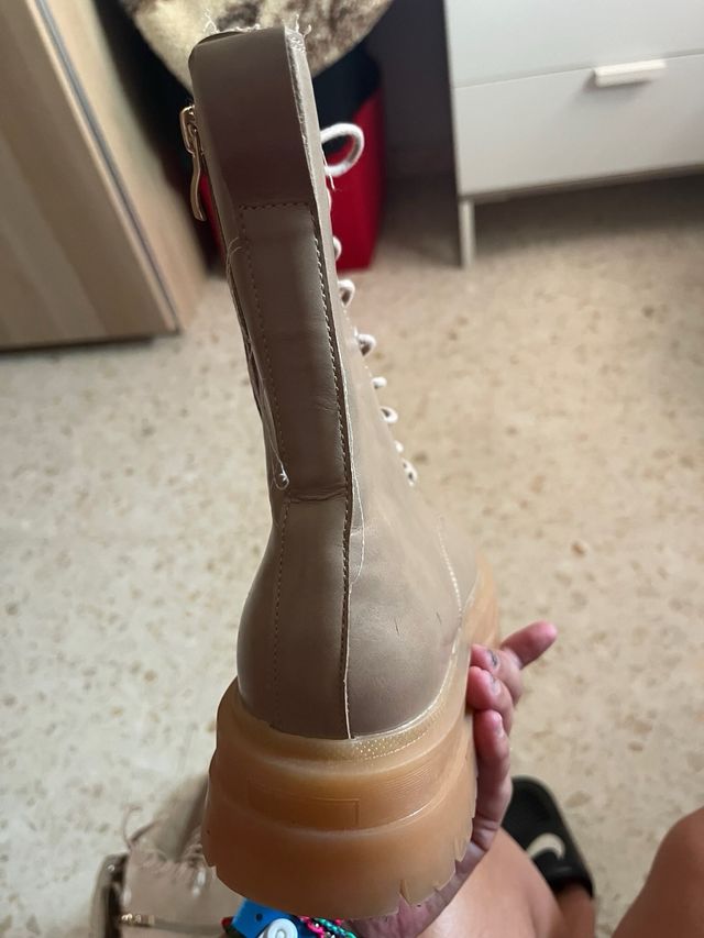 botas militares marrones