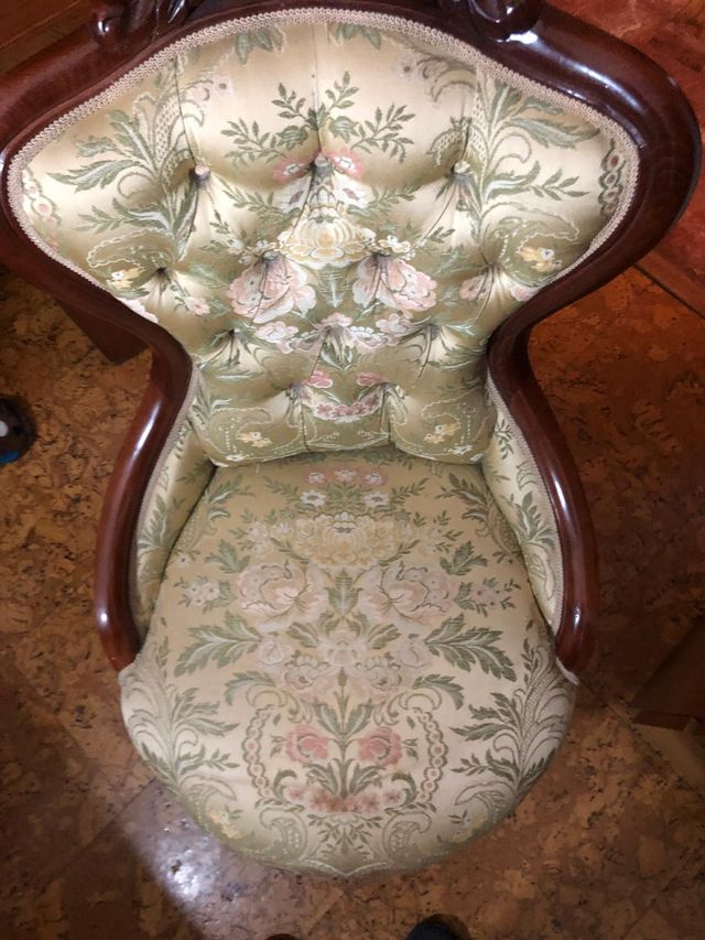 Bonito y elegante sillón de dormitorio