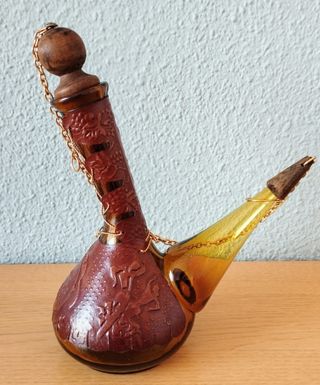 Porrón antiguo de vino