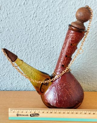 Porrón antiguo de vino