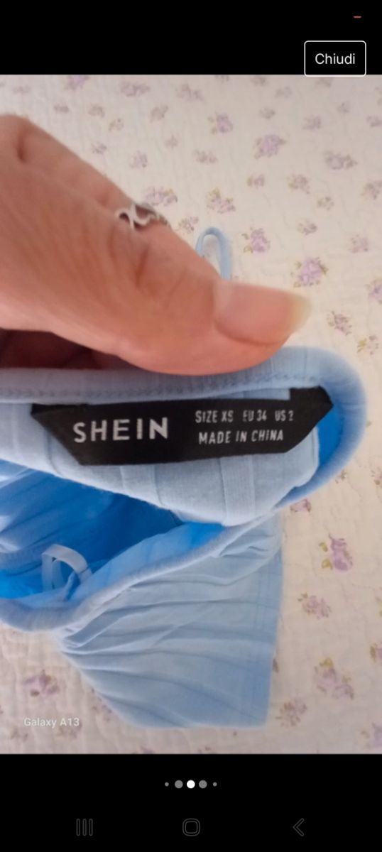 Set due top crop spalle scoperte