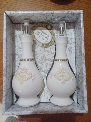 Contenitori olio e aceto in porcellana
