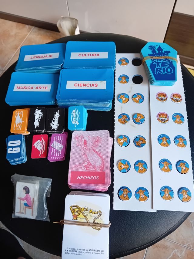 Fichas, cartas, tableros de juegos