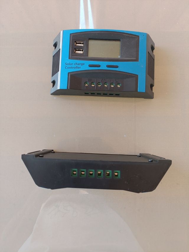 2 Controladores de carga solar