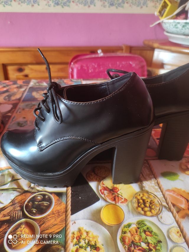 Scarpe donna con comodo tacco alto e gro