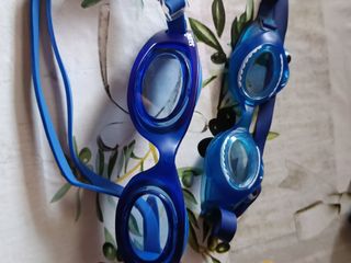 Occhiali per piscina