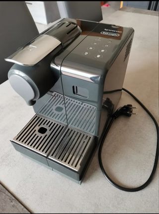 Cafetera Nespresso Delonghi
