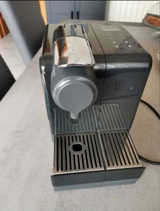 Cafetera Nespresso Delonghi