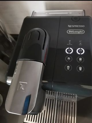 Cafetera Nespresso Delonghi