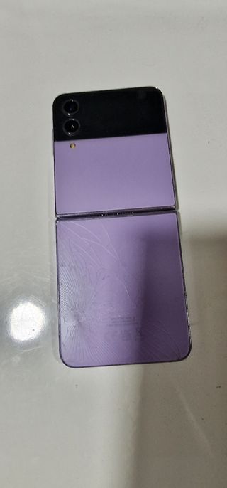 Samsung galaxy flip4