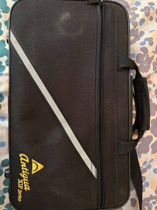 Clarinete marca Antigua