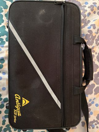 Clarinete marca Antigua
