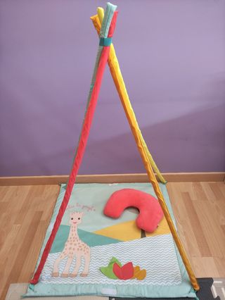 Alfombra de actividades y tipi Sophie La Girafe