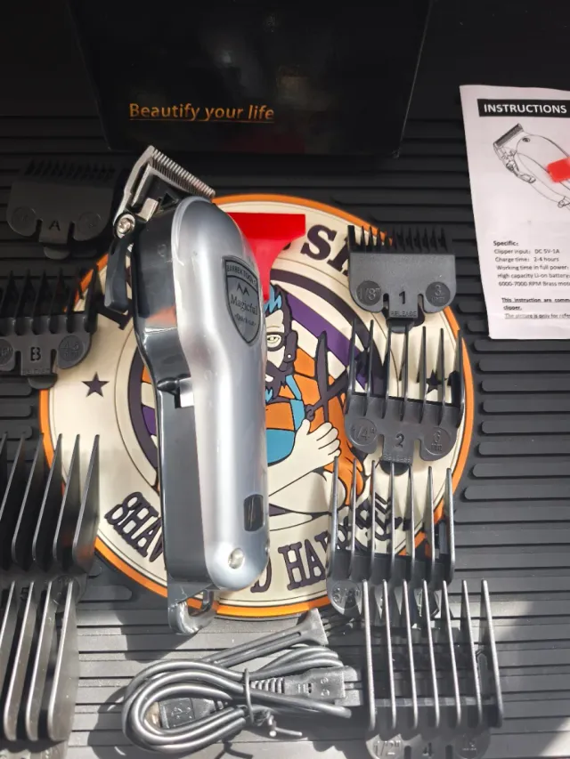 Maquina Clippers magi barbería gris claro