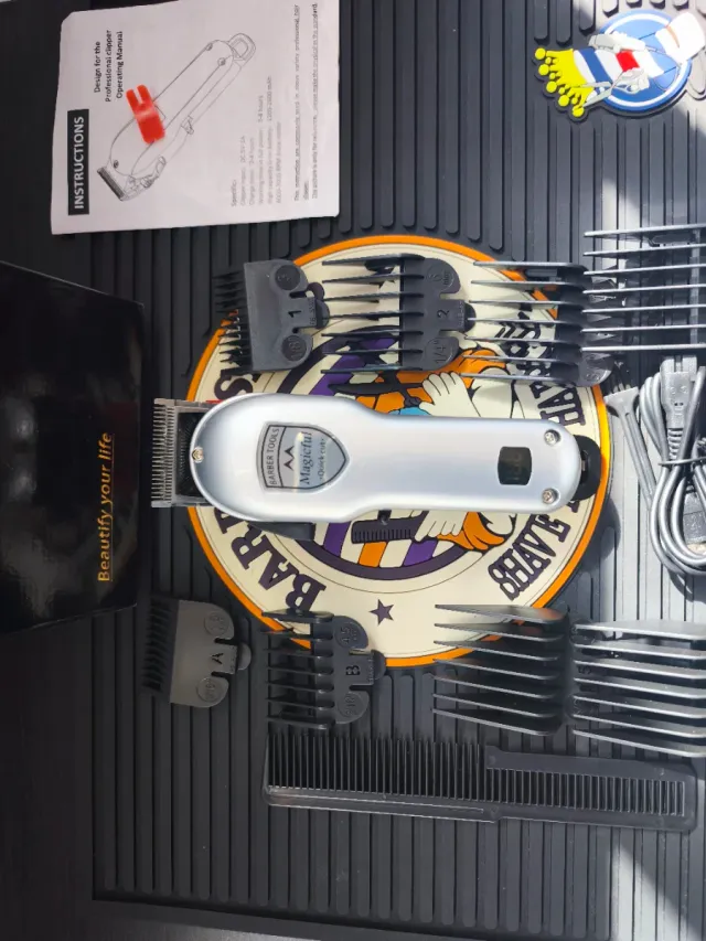 Maquina Clippers magi barbería gris claro