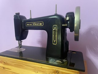 Maquina de coser Antigua
