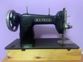 Maquina de coser Antigua