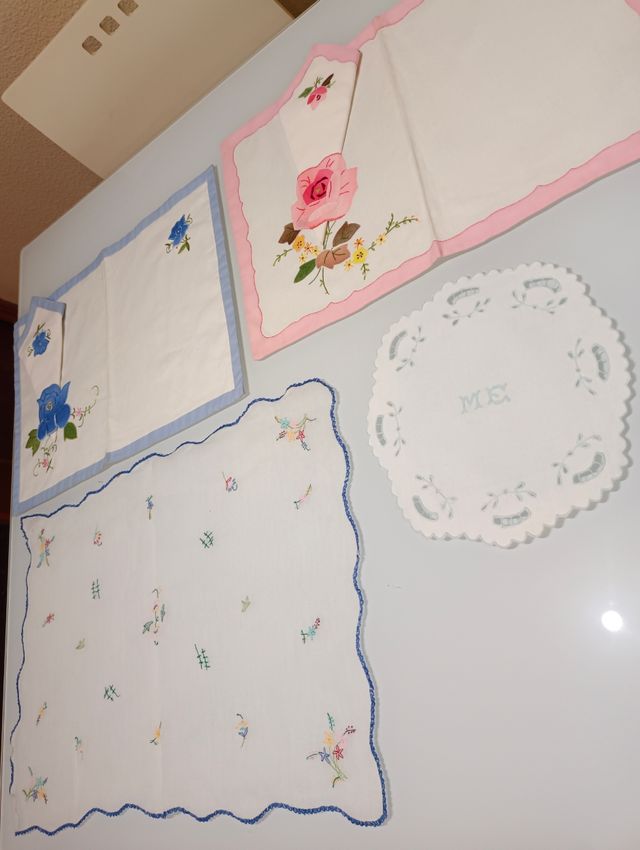 Tapetes bordados , antiguos 