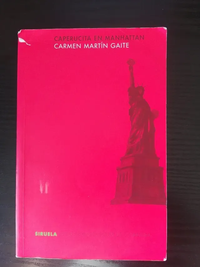 Caperucita en Manhattan - Carmen Martín Gaite