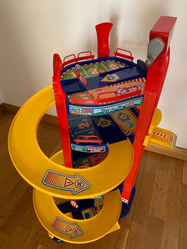 Juguete Garaje Marca Molto