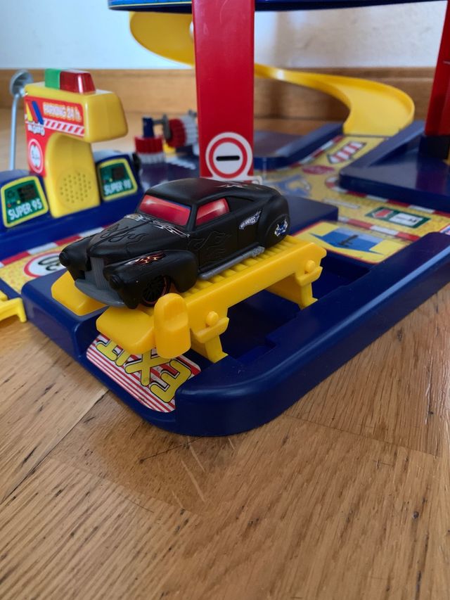 Juguete Garaje Marca Molto