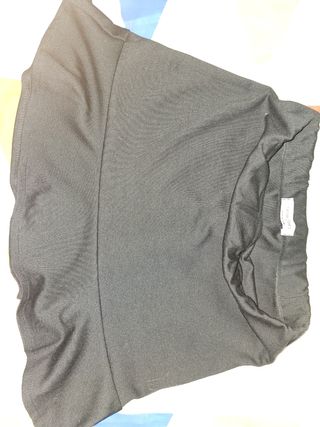 VENDO LOTE 5 MINIFALDAS Y PANTALON 3/4.
